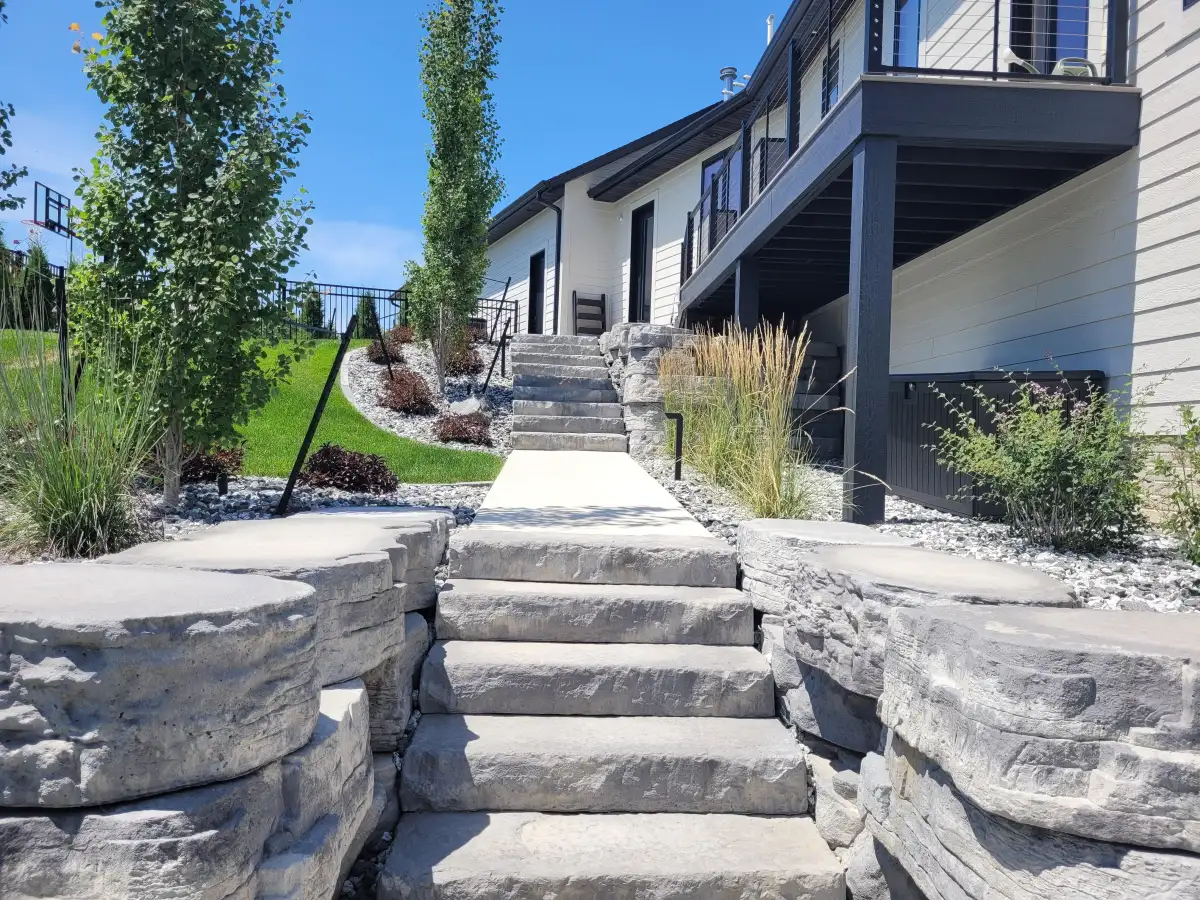 Rosetta Belvedere retaining wall system in Iowa